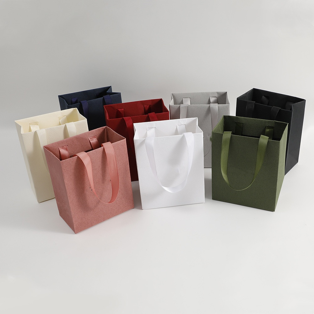 Beauty Makeup News - New Fashion Paper Tote Bags for