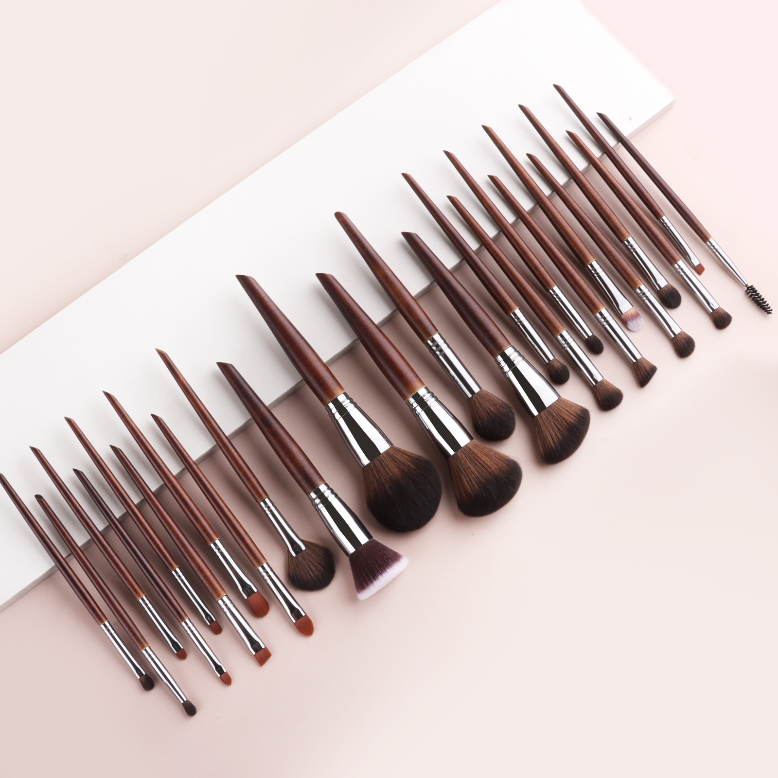 24 makeup brushes with wooden  - Beauty Makeup News ulasan dan harga
