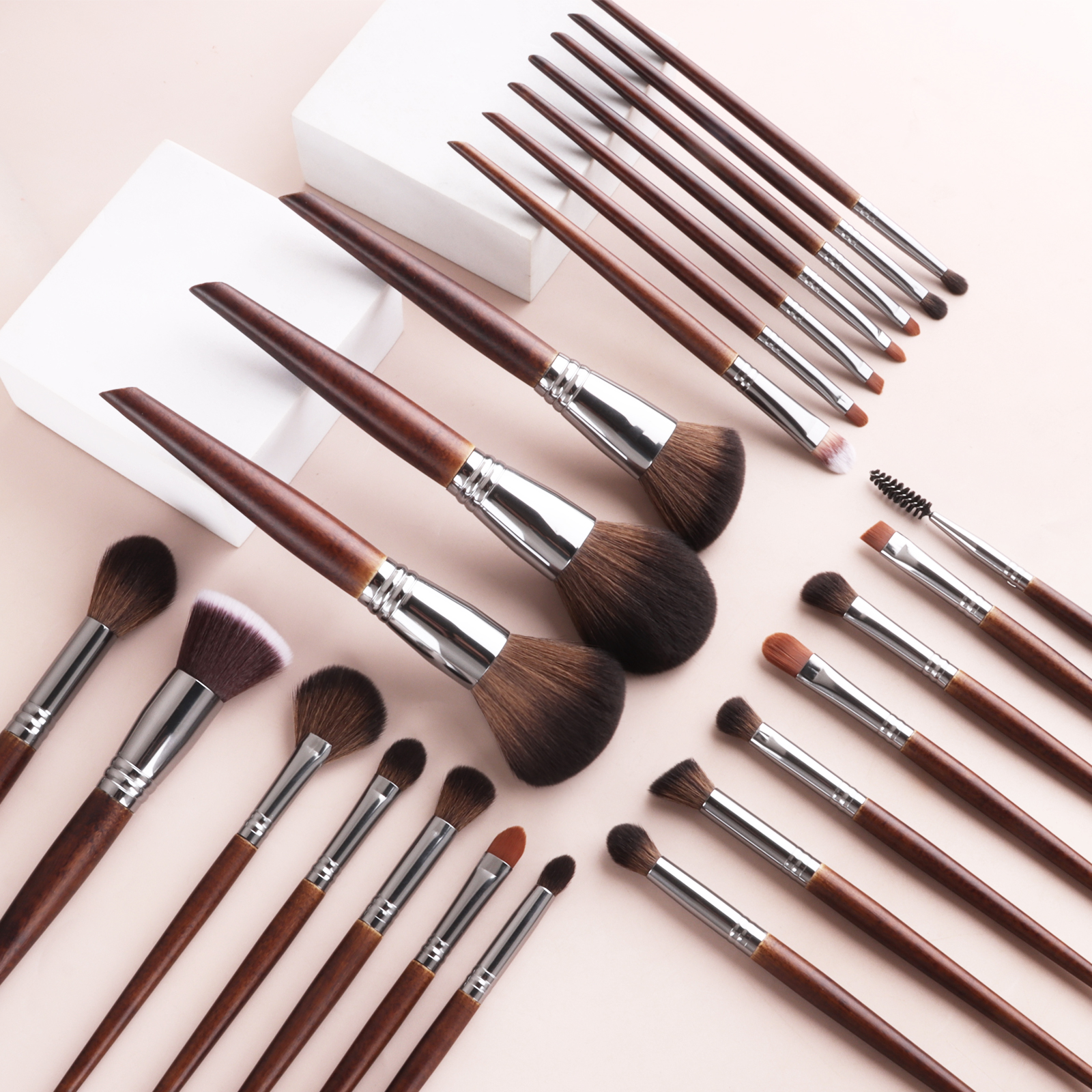 24 makeup brushes with wooden  - Beauty Makeup News ulasan dan harga